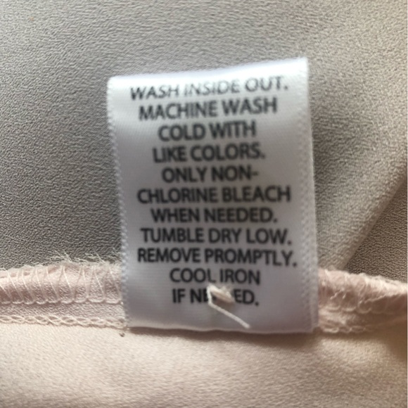 🌺 Soft Pink Blouse with Mesh Inserts 🌺 - Picture 12 of 15